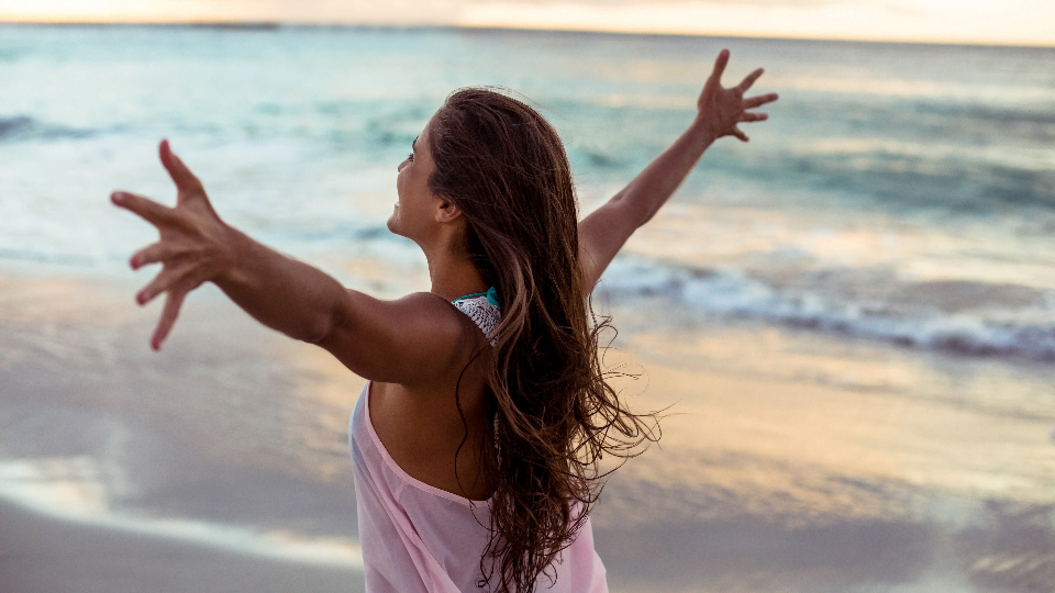 Here are 7 Benefits to Using a Standing Desk While Working From Home - Reduce Your Sitting Time for Health 3 healthy